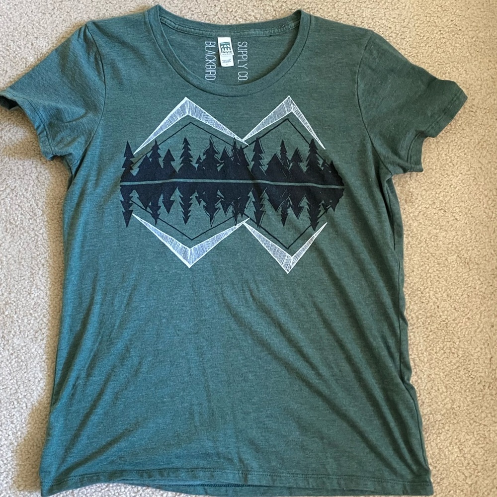 Green crater lake t-shirt